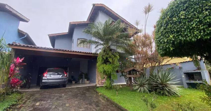 Sobrado com 3 dormitórios à venda, 259 m² por R$ 1.910.000,00 - Maitinga - Bertioga/SP