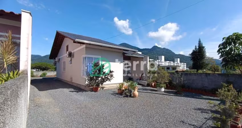 Casa com 3 quartos à venda no Warnow, Indaial 