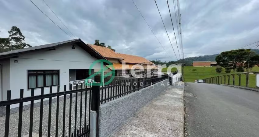 Casa com 4 quartos para alugar no Encano do Norte, Indaial 