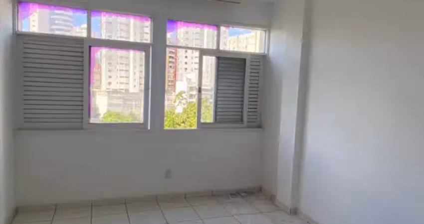 Alugo apartamento de 3 quartos com suíte na avenida centenário.