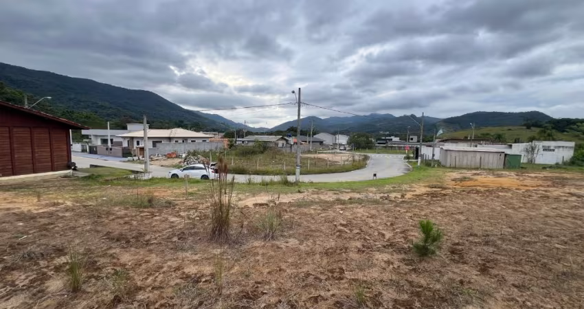 Terreno excelente com 340 M², o loteamento Bosque São Jose um dos mais bem localizado em Forquilhas, São José/SC