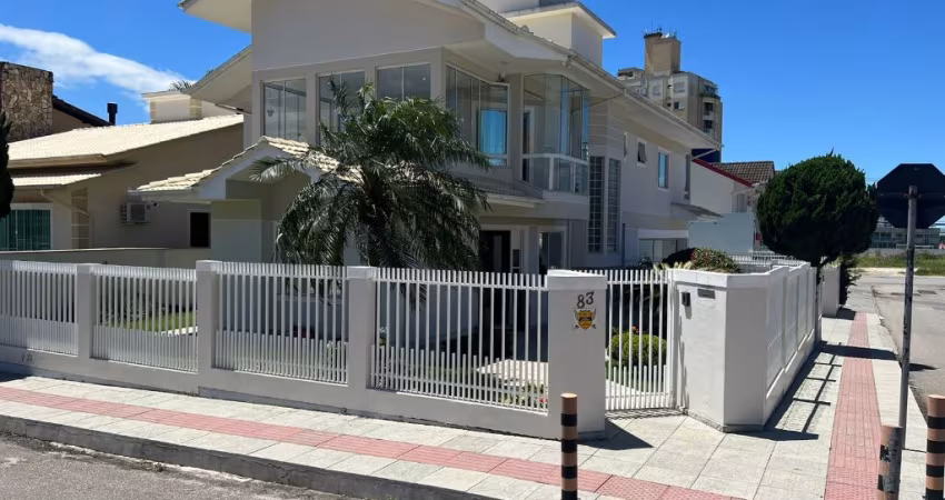 Casa alto padrão maravilhosa no bairro Pagani - Palhoça SC.