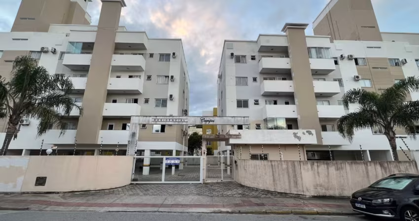 Apartamento com 2 dormitórios sacada e elevador à venda, 70 m² por R$ 324.000,00 - Real Parque - São José/SC