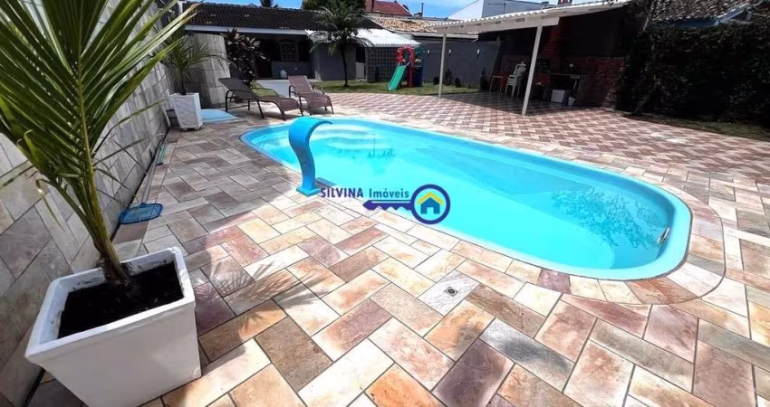 Magnifico Imóvel Com Piscina a 40mts do Mar