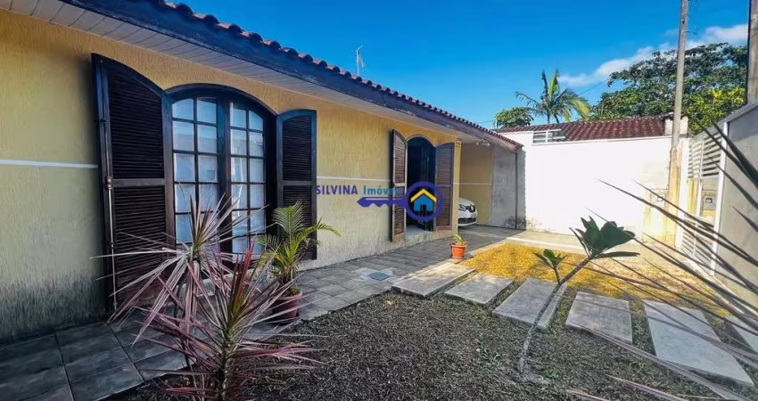 Excelente Casa com Amplo Terreno