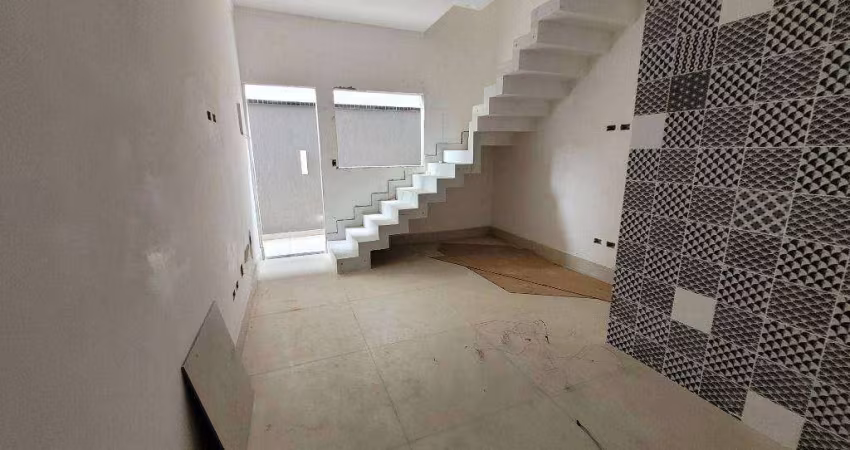 Sobrado com 2 dormitórios à venda, 54 m² por R$ 345.000,00 - Vila Caiçara - Praia Grande/SP