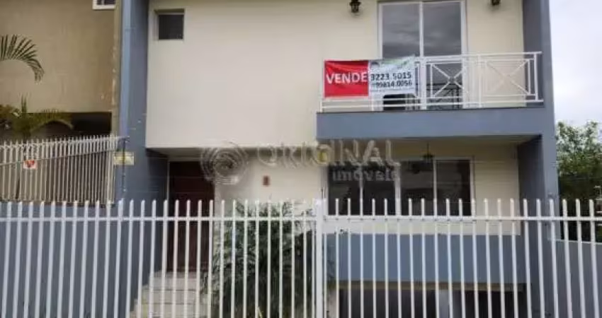 Casa com 3 quartos à venda na Rua Francisco Guilherme Bahr, 563, Tingui, Curitiba