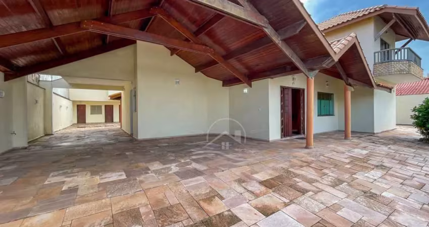 Casa sobrado à venda , 6 quarto(s),  sendo 3 suíte(s)  no bairro stella maris, 71 metros da praia, peruíbe-sp