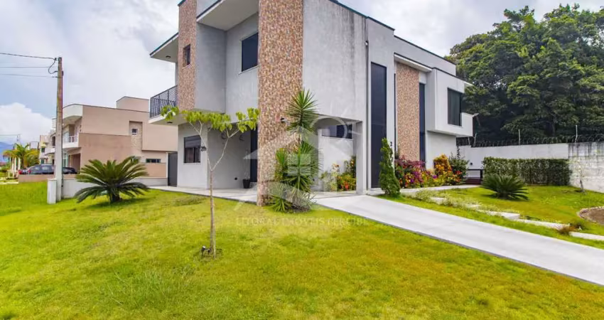 Casa assobradada à venda , 4 quarto(s),  sendo 3 suíte(s)  no bairro bougainville residencial iv, 1000 metros da praia, peruíbe-sp