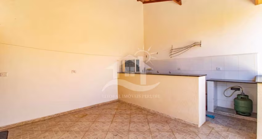 Casa Térrea com piscina à venda com piscina, 2 quarto(s),  sendo 1 suíte(s)  no bairro Belmira Novaes, 550 metros da praia, Peruíbe-SP
