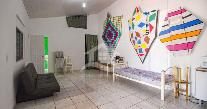 Casa Térrea à venda , 2 quarto(s),  sendo 0 suíte(s)  no bairro Stella Maris, 1 metros da praia, Peruíbe-SP