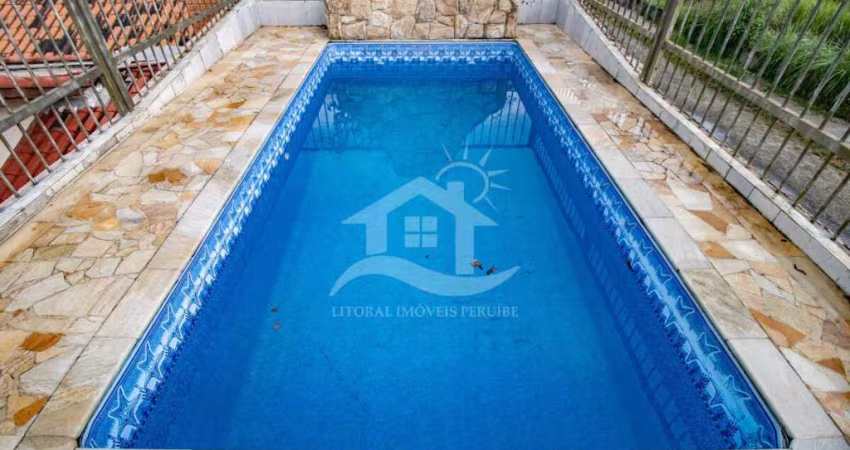 Casa Assobradada à venda com piscina, 3 quarto(s),  sendo 1 suíte(s)  no bairro Belmira Novaes, 90 metros da praia, Peruíbe-SP