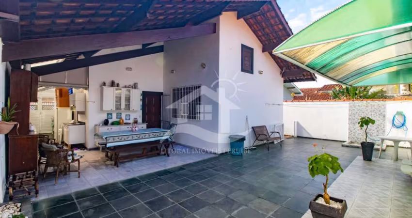Casa Térrea com Edícula à venda , 3 quarto(s),  sendo 1 suíte(s)  no bairro Cidade Nova Peruíbe, 200 metros da praia, Peruíbe-SP