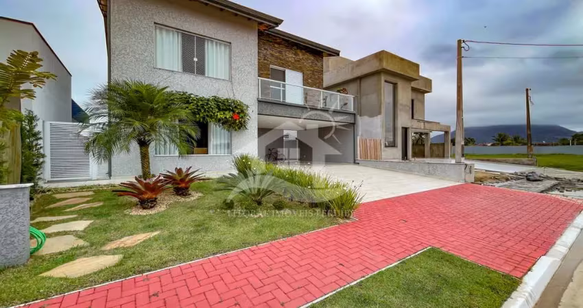 Casa assobradada à venda , 4 quarto(s),  sendo 4 suíte(s)  no bairro flora rica, 1500 metros da praia, peruíbe-sp