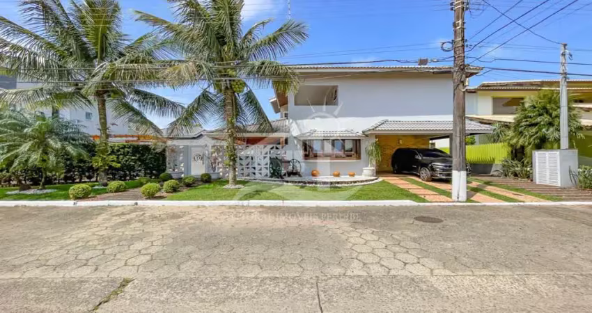 Casa sobrado à venda com piscina, 5 quarto(s),  sendo 5 suíte(s)  no bairro sambura, 600 metros da praia, peruíbe-sp