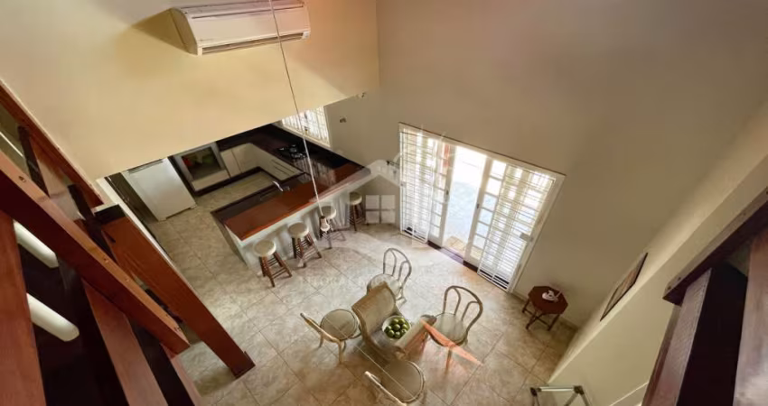 Casa Térrea com piscina à venda com piscina, 3 quarto(s),  sendo 1 suíte(s)  no bairro Parque Turistico, 290 metros da praia, Peruíbe-SP