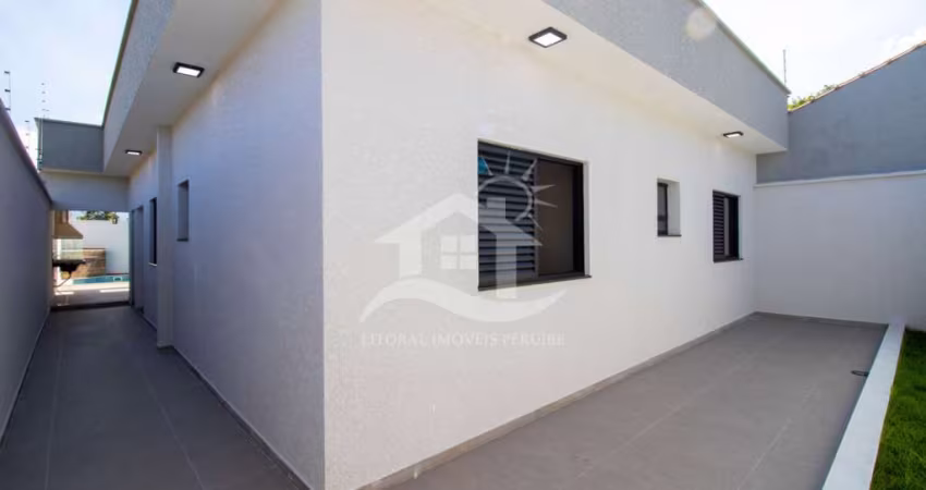 Casa Térrea com piscina à venda , 3 quarto(s),  sendo 1 suíte(s)  no bairro São José, 1000 metros da praia, Peruíbe-SP