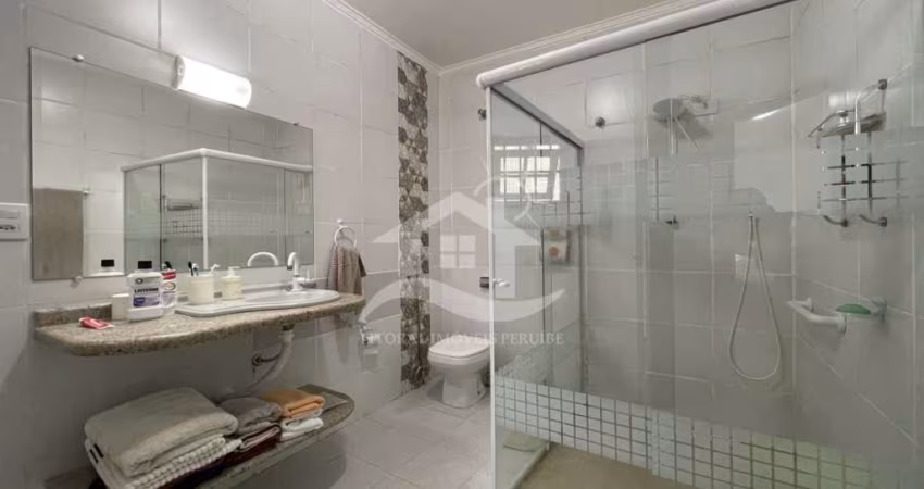 Casa Térrea com Edícula à venda , 3 quarto(s),  sendo 1 suíte(s)  no bairro Josedy, 100 metros da praia, Peruíbe-SP