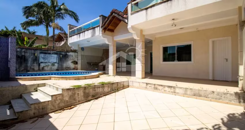 Casa sobrado à venda , 6 quarto(s),  sendo 6 suíte(s)  no bairro jardim imperador, 50 metros da praia, peruíbe-sp