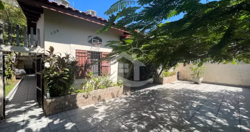 Casa térrea à venda , 3 quarto(s),  sendo 1 suíte(s)  no bairro são joão batista, 250 metros da praia, peruíbe-sp