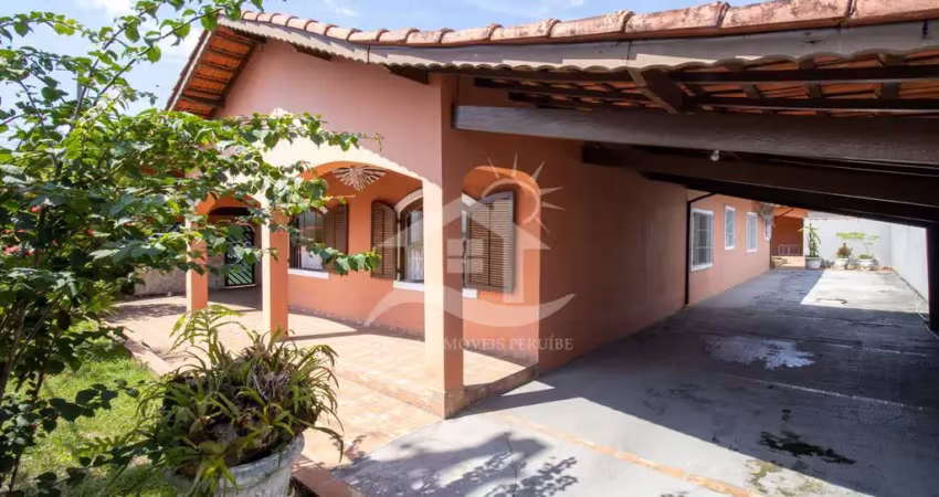 Casa térrea à venda , 4 quarto(s),  sendo 1 suíte(s)  no bairro centro, 700 metros da praia, peruíbe-sp