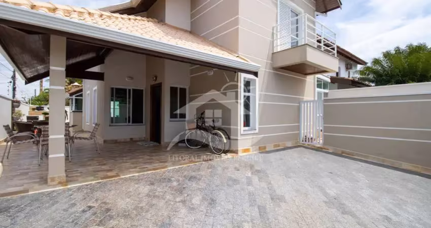 Casa sobrado à venda com piscina, 3 quarto(s),  sendo 3 suíte(s)  no bairro são josé, 200 metros da praia, peruíbe-sp