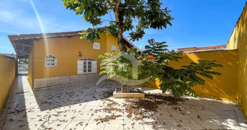 Casa Térrea à venda , 2 quarto(s),  sendo 1 suíte(s)  no bairro Stella Maris, 800 metros da praia, Peruíbe-SP