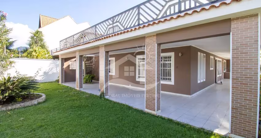 Casa térrea com edícula à venda , 5 quarto(s),  sendo 1 suíte(s)  no bairro flórida, 0 metros da praia, peruíbe-sp