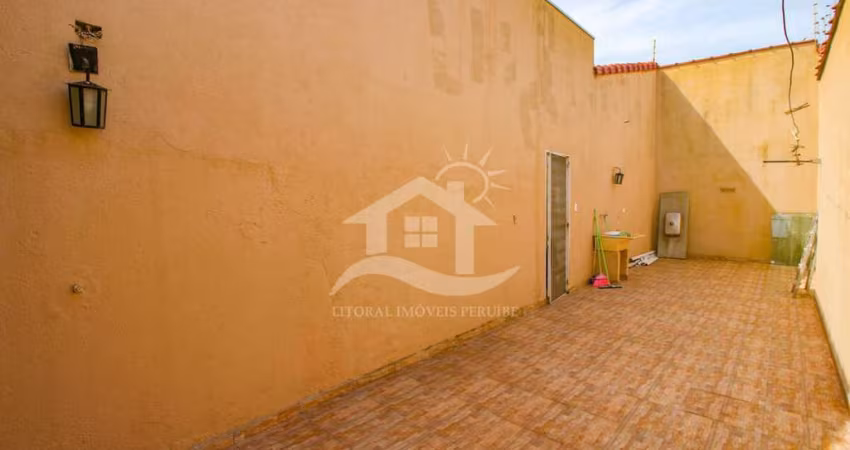 Casa Térrea à venda com piscina, 3 quarto(s),  sendo 1 suíte(s)  no bairro Beira Mar, 900 metros da praia, Peruíbe-SP