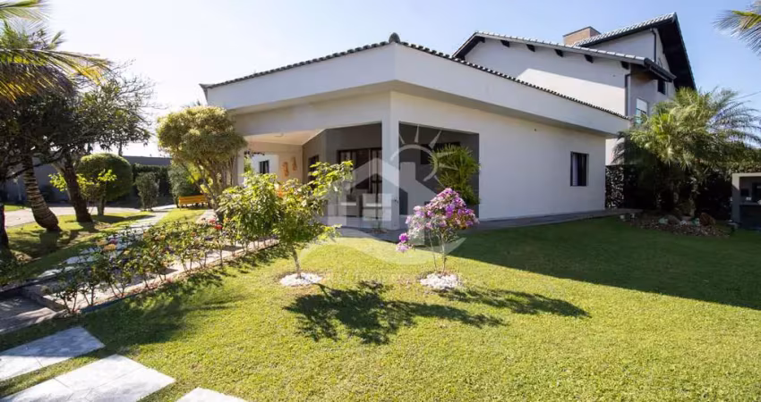 Casa assobradada à venda , 5 quarto(s),  sendo 2 suíte(s)  no bairro bougainville residencial ii, 400 metros da praia, peruíbe-sp