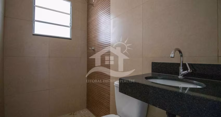 Casa Térrea à venda com piscina, 3 quarto(s),  sendo 1 suíte(s)  no bairro Flora Rica, 1500 metros da praia, Peruíbe-SP