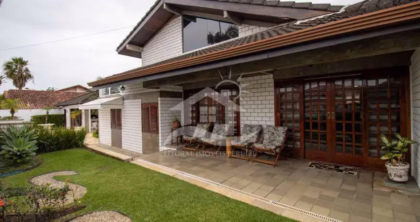 Casa mezanino à venda , 4 quarto(s),  sendo 4 suíte(s)  no bairro parque turistico, 700 metros da praia, peruíbe-sp