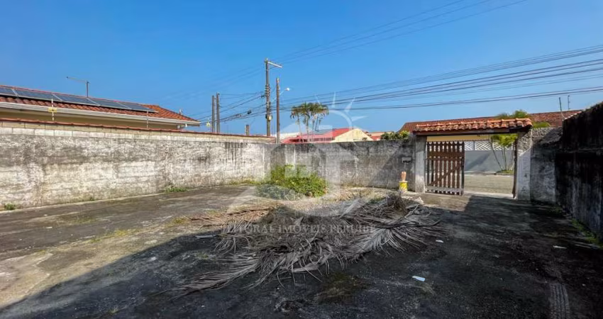 Casa Edícula à venda , 2 quarto(s),  sendo 1 suíte(s)  no bairro Jardim Beira Mar, 700 metros da praia, Peruíbe-SP
