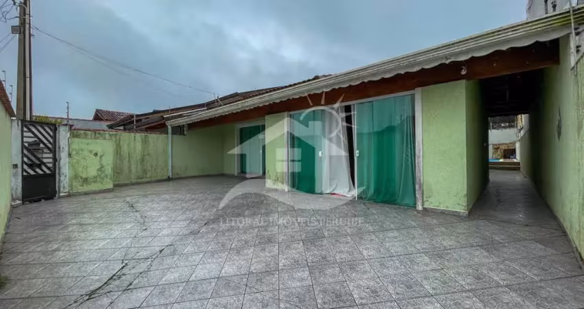 Casa térrea à venda com piscina, 3 quarto(s),  sendo 1 suíte(s)  no bairro cidade nova peruíbe, 800 metros da praia, peruíbe-sp