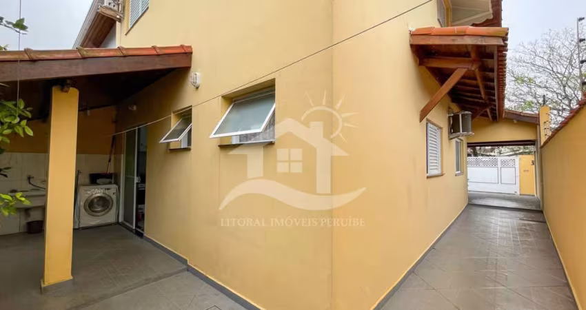 Casa Sobrado à venda , 3 quarto(s),  sendo 3 suíte(s)  no bairro Stella Maris, 1500 metros da praia, Peruíbe-SP