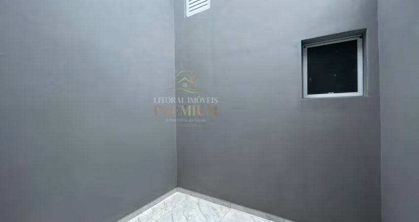Casa Térrea à venda com piscina, 2 quarto(s),  sendo 1 suíte(s)  no bairro São José, 1500 metros da praia, Peruíbe-SP
