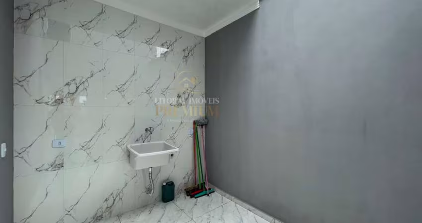 Casa Térrea à venda com piscina, 2 quarto(s),  sendo 1 suíte(s)  no bairro São José, 1500 metros da praia, Peruíbe-SP