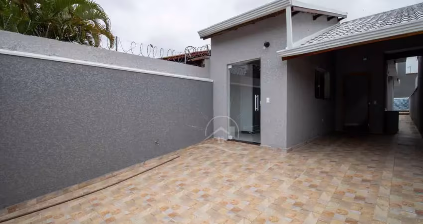 Casa térrea à venda , 2 quarto(s),  sendo 1 suíte(s)  no bairro vila romar, 1500 metros da praia, peruíbe-sp