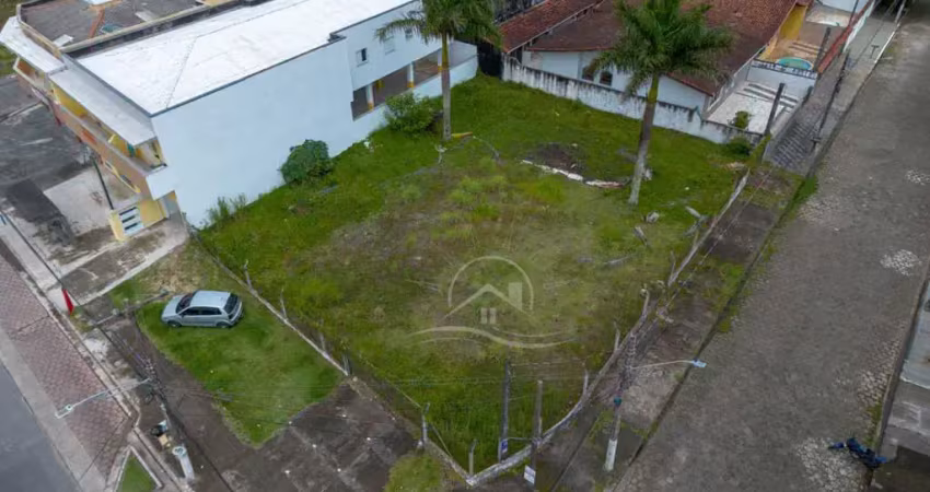 Terreno amplo à venda , ,   no bairro jardim imperador, 600 metros da praia, peruíbe-sp
