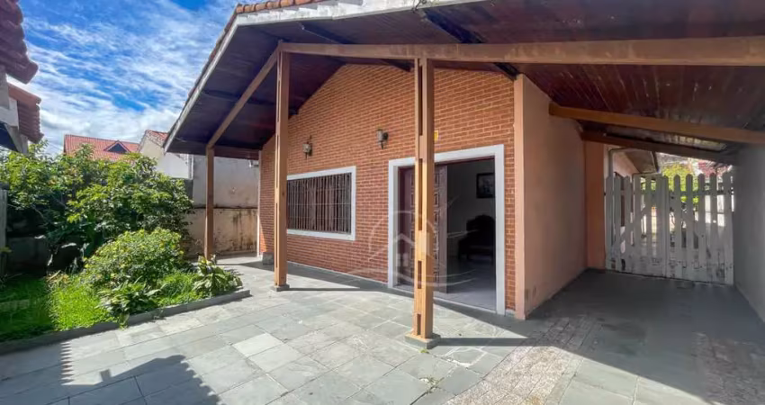 Casa térrea à venda , 3 quarto(s),  sendo 1 suíte(s)  no bairro ribamar, 500 metros da praia, peruíbe-sp