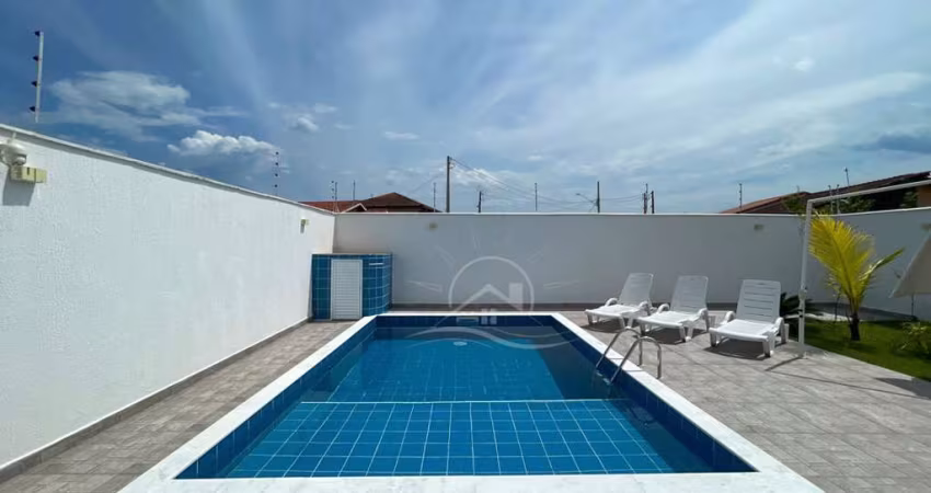Casa Térrea à venda com piscina, 3 quarto(s),  sendo 1 suíte(s)  no bairro Jardim Beira Mar, 900 metros da praia, Peruíbe-SP