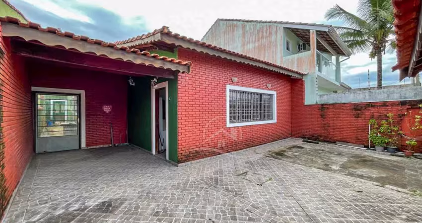 Casa térrea com edícula à venda , 3 quarto(s),  sendo 1 suíte(s)  no bairro jardim peruíbe, 1800 metros da praia, peruíbe-sp