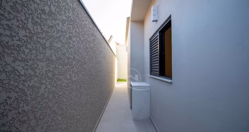 Casa Térrea com piscina à venda , 3 quarto(s),  sendo 3 suíte(s)  no bairro Cidade Nova Peruíbe, 600 metros da praia, Peruíbe-SP