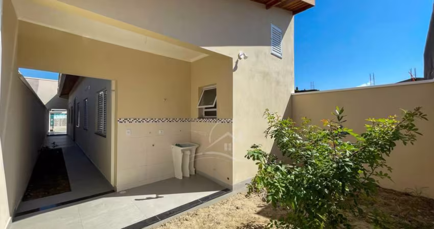 Casa Térrea com piscina à venda , 3 quarto(s),  sendo 1 suíte(s)  no bairro Park DAville, 2000 metros da praia, Peruíbe-SP