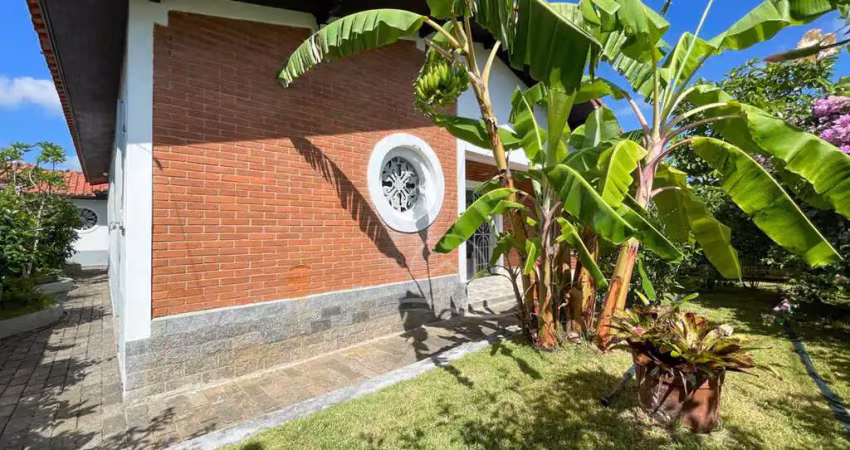 Casa térrea à venda , 3 quarto(s),  sendo 1 suíte(s)  no bairro parque turistico, 500 metros da praia, peruíbe-sp