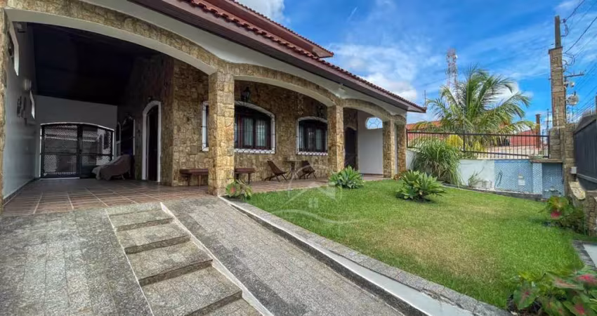 Casa sobrado à venda com piscina, 4 quarto(s),  sendo 4 suíte(s)  no bairro stella maris, 250 metros da praia, peruíbe-sp