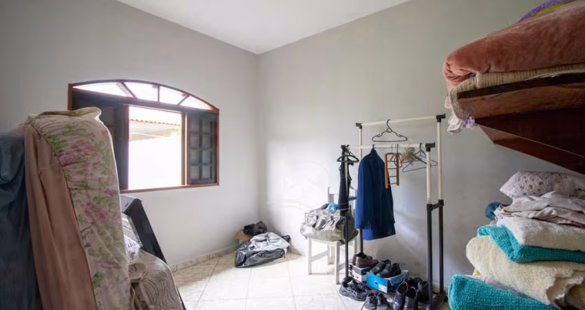 Casa Térrea com Edícula à venda , 4 quarto(s),  sendo 1 suíte(s)  no bairro Jardim São Luis, 4000 metros da praia, Peruíbe-SP