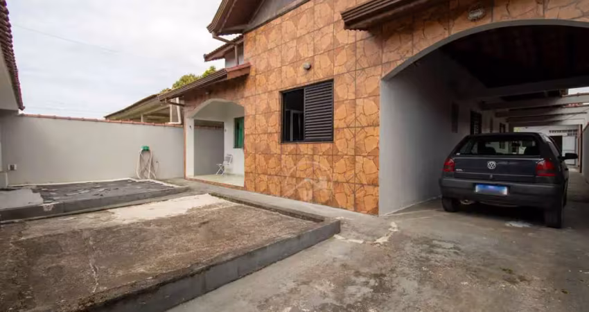 Casa térrea com edícula à venda , 4 quarto(s),  sendo 1 suíte(s)  no bairro jardim são luis, 4000 metros da praia, peruíbe-sp