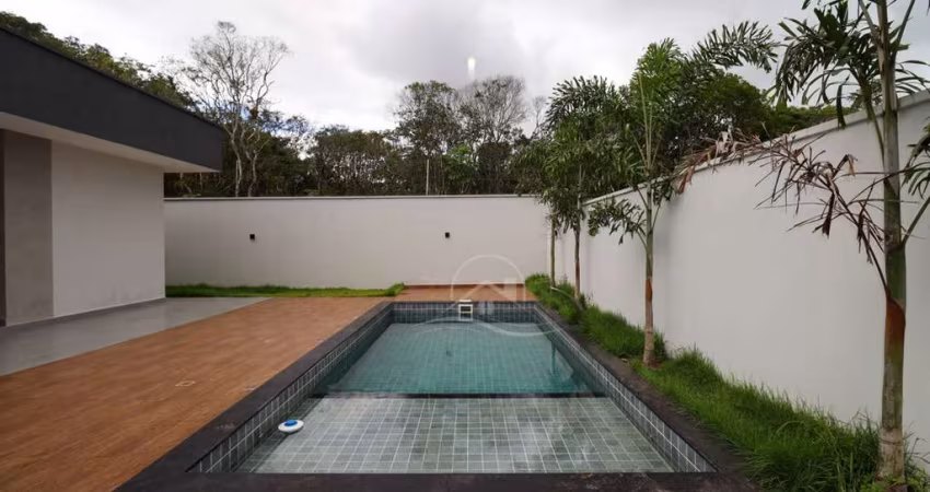 Casa Térrea à venda com piscina, 3 quarto(s),  sendo 3 suíte(s)  no bairro Jardim São Luis, 2000 metros da praia, Peruíbe-SP