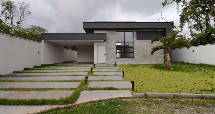 Casa térrea à venda com piscina, 3 quarto(s),  sendo 3 suíte(s)  no bairro jardim são luis, 2000 metros da praia, peruíbe-sp